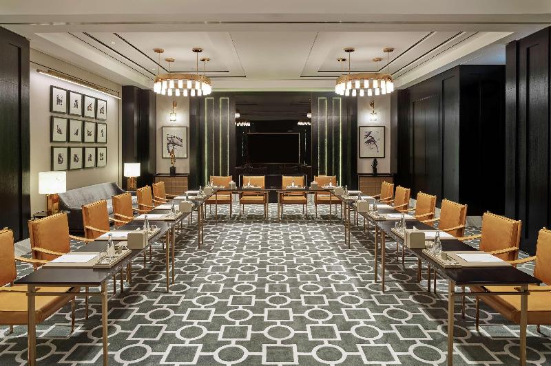 Waldorf Astoria DIFC - Toplantı