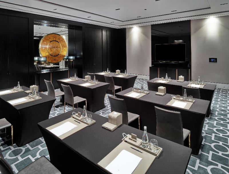 Waldorf Astoria DIFC - Toplantı