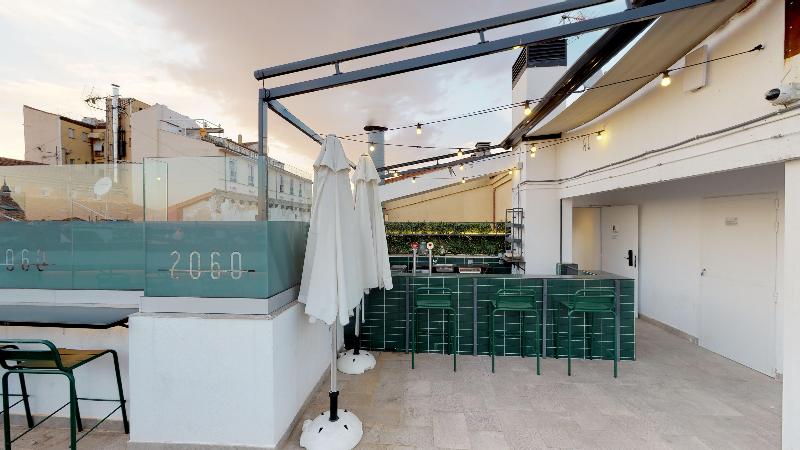 2060 The Newton Hostel - Teras