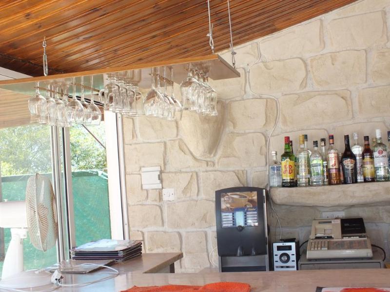 Petsas Apartments - Bar