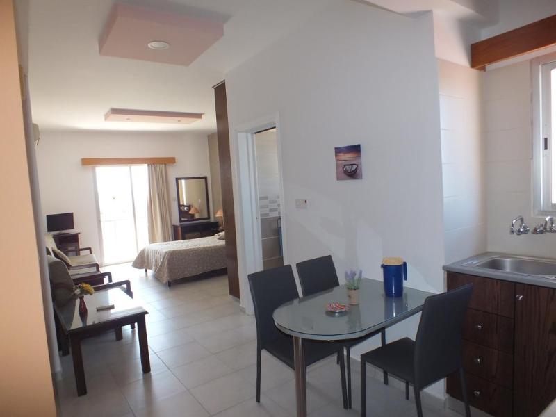 Petsas Apartments - Lobi
