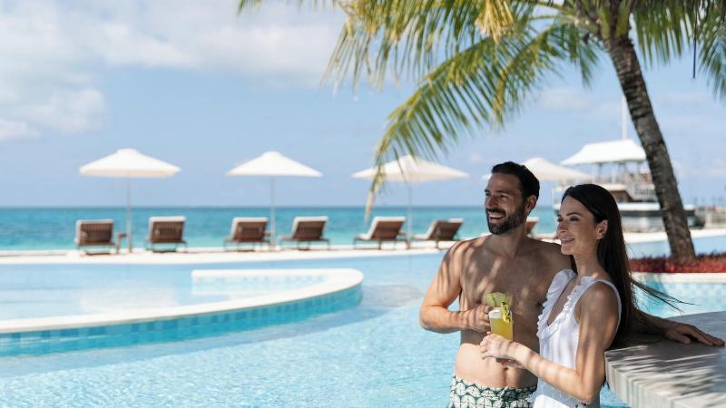 InterContinental Maldives Maamunagau Resort - Havuz
