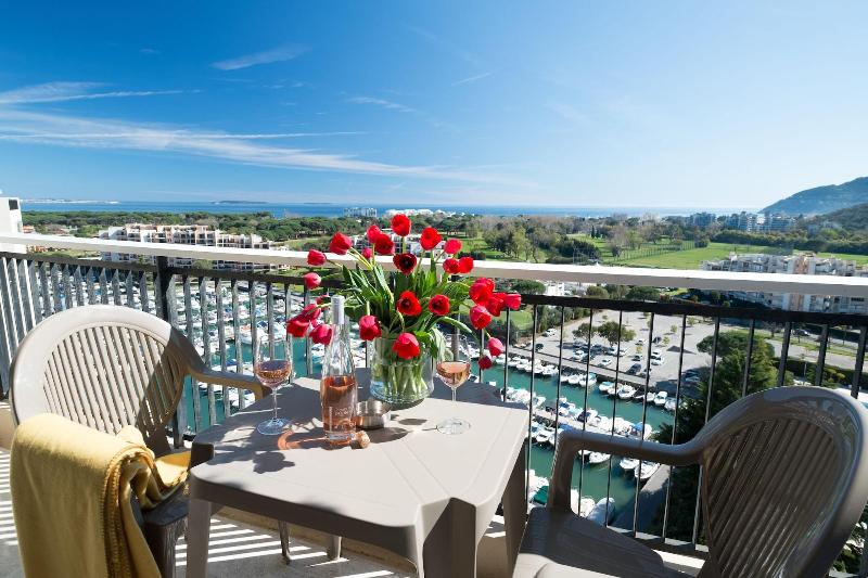 Cannes Marina Residence - Oda