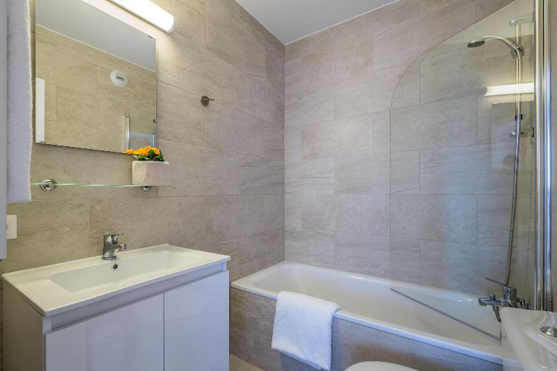 Cannes Marina Residence - Oda