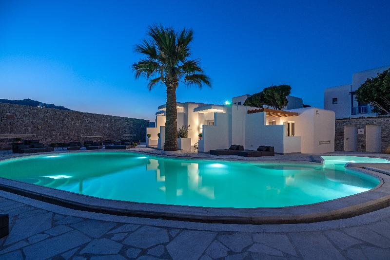 Omnia Mykonos Boutique Hotel & Suites - Havuz