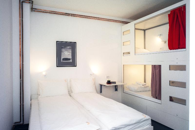 Good People Design Hostel - Oda