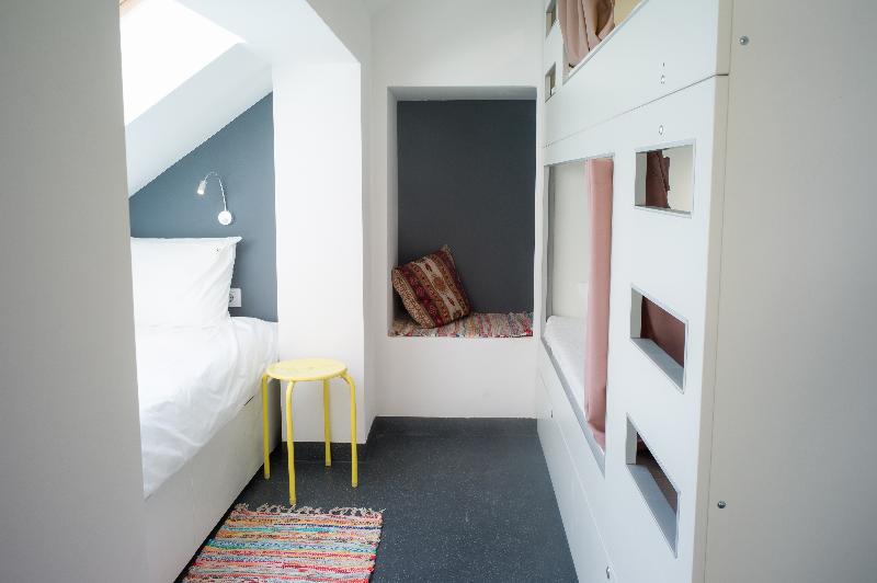 Good People Design Hostel - Oda