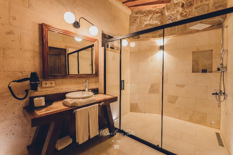 Nino Cave Suite - Oda