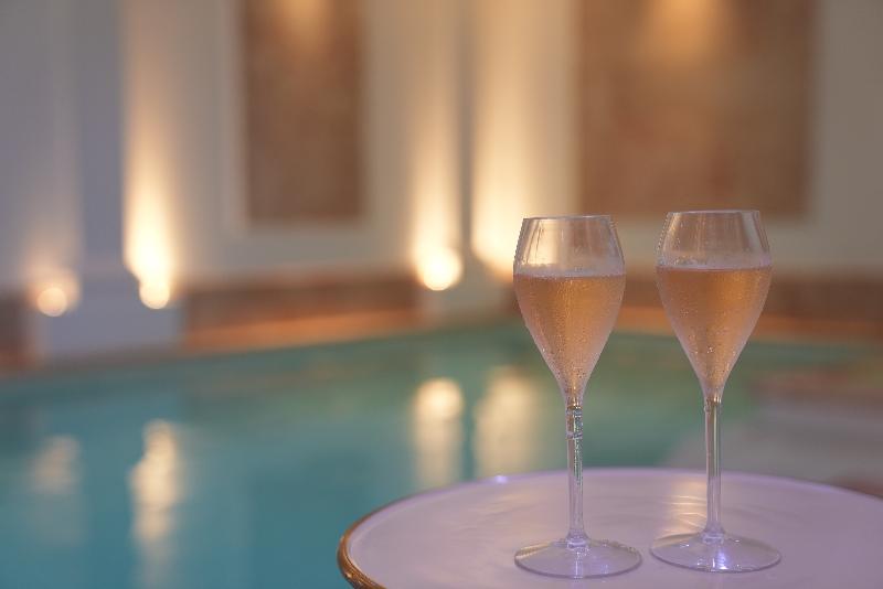 Paris J'Adore Hotel & Spa - Havuz
