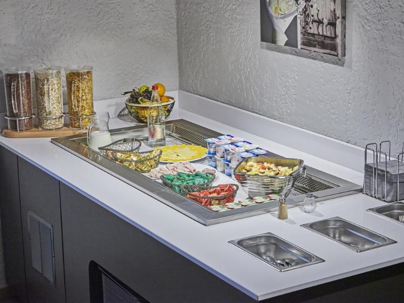 Kyriad Direct Auxerre - Appoigny - Restoran