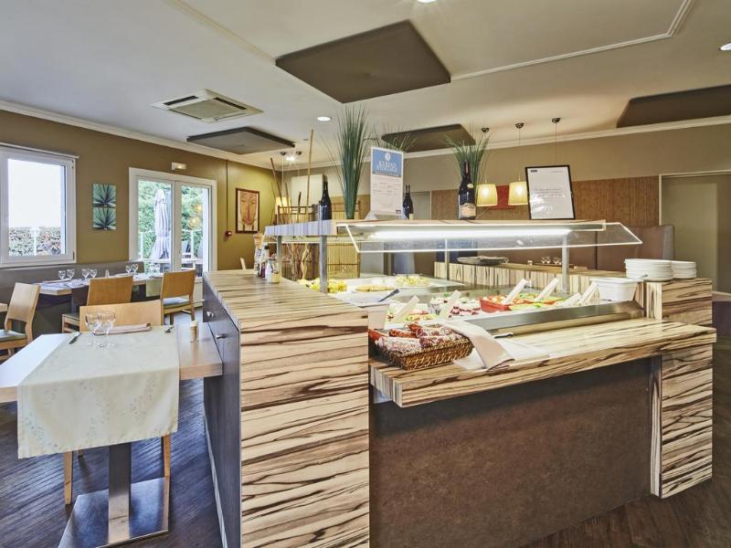 Kyriad Direct Auxerre - Appoigny - Restoran