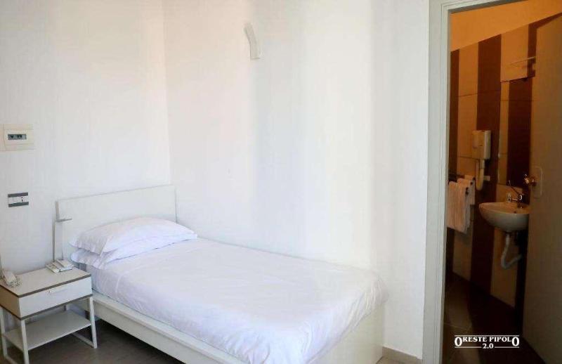 Up Hotel - Oda