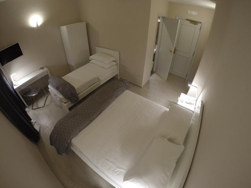 Up Hotel - Oda