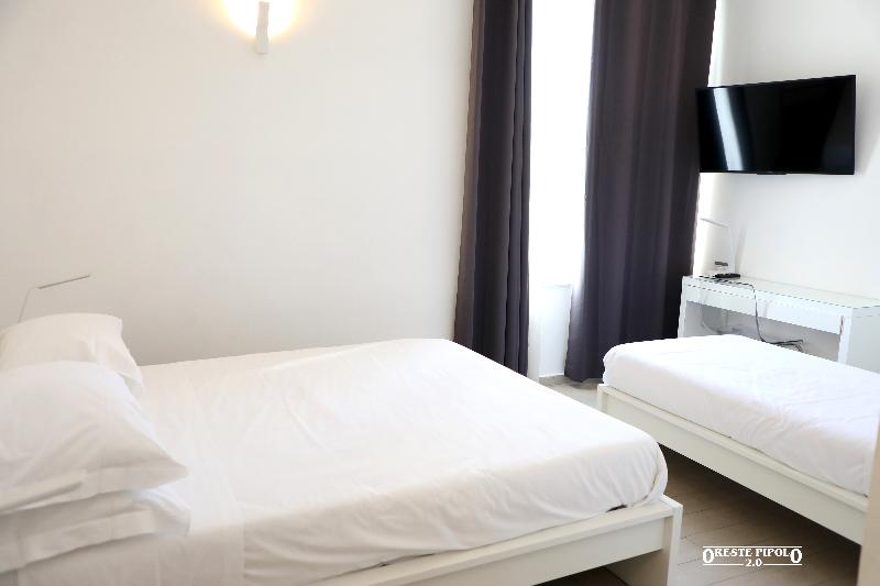 Up Hotel - Oda