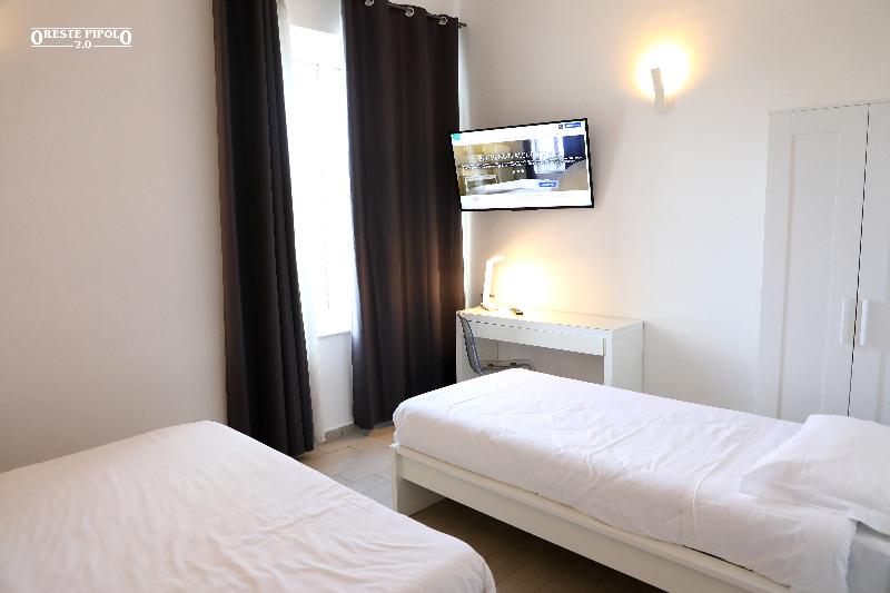 Up Hotel - Oda