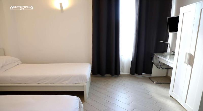 Up Hotel - Oda