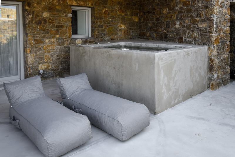 Myconian Crown Suites by Mr and Mrs White - Oda