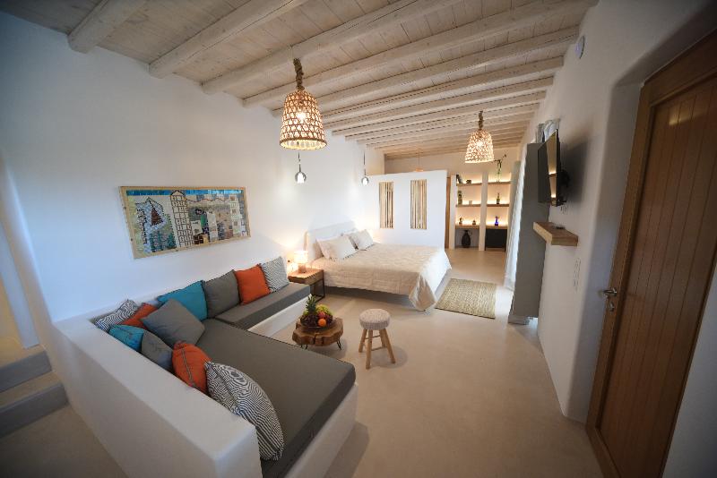 Myconian Crown Suites by Mr and Mrs White - Oda