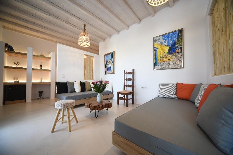 Myconian Crown Suites by Mr and Mrs White - Oda