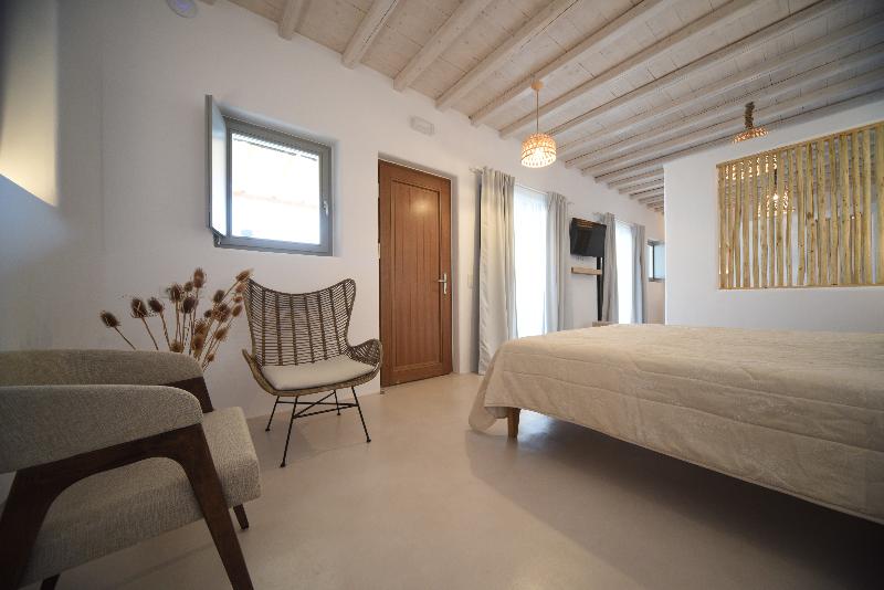 Myconian Crown Suites by Mr and Mrs White - Oda