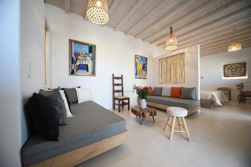 Myconian Crown Suites by Mr and Mrs White - Oda