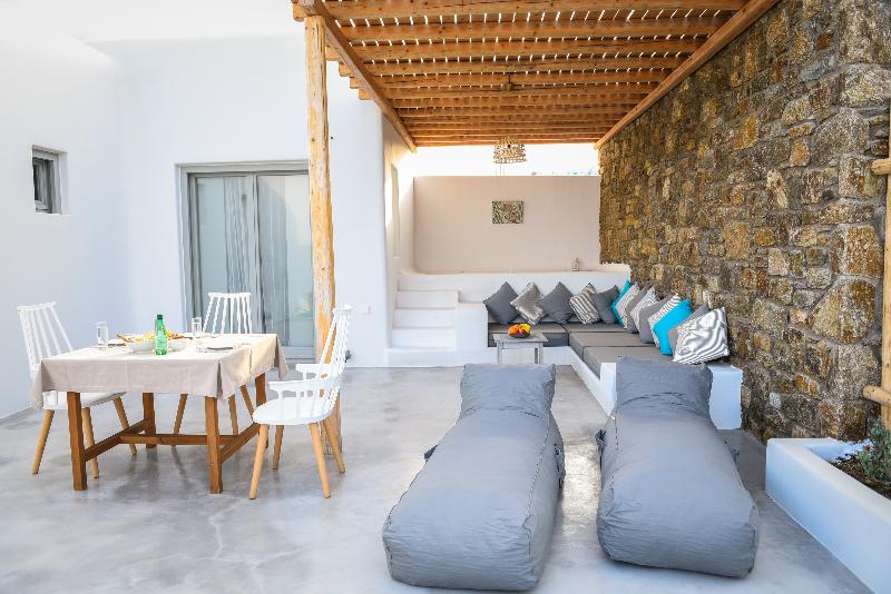 Myconian Crown Suites by Mr and Mrs White - Oda