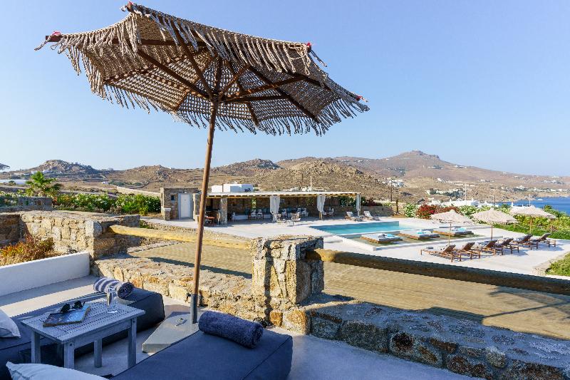 Myconian Crown Suites by Mr and Mrs White - Oda