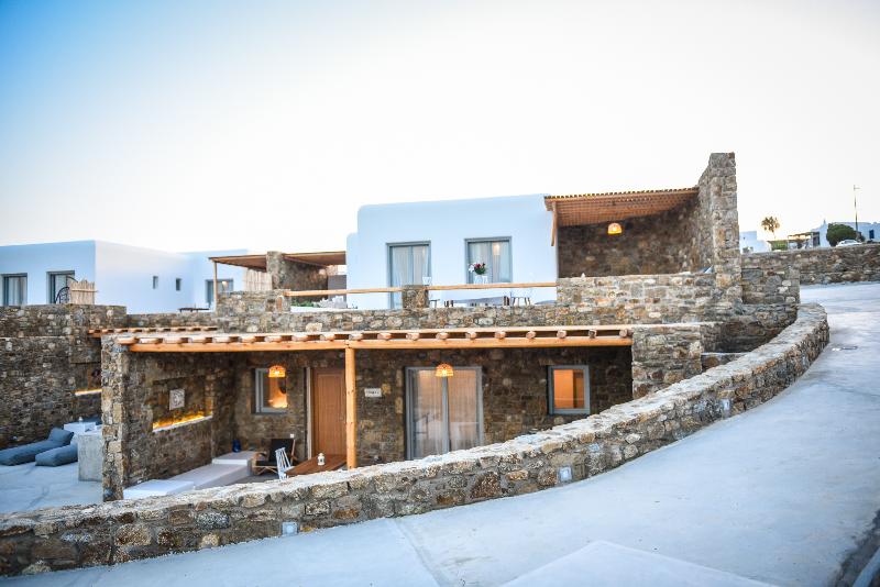 Myconian Crown Suites by Mr and Mrs White - Havuz