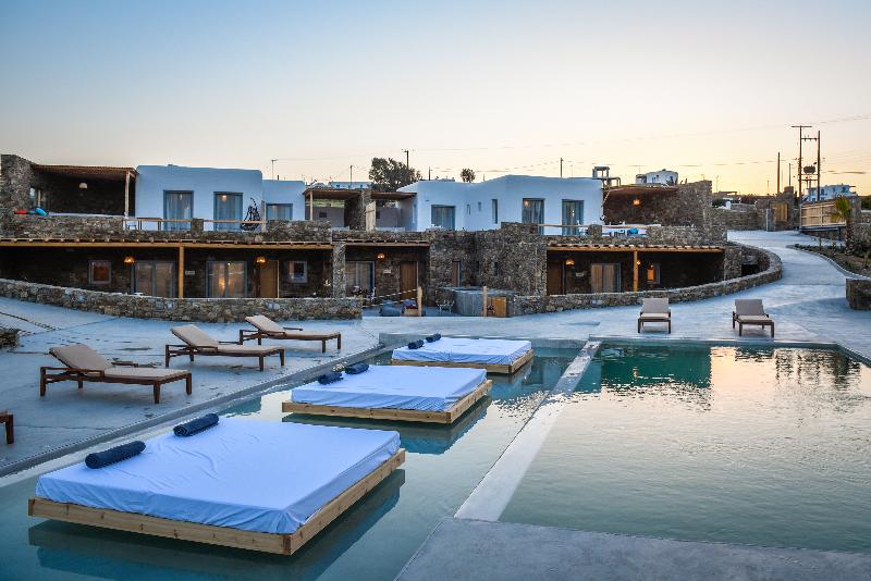 Myconian Crown Suites by Mr and Mrs White - Havuz