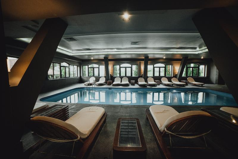 Q Resort and Spa Sacele - Havuz