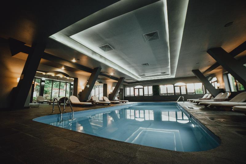 Q Resort and Spa Sacele - Havuz