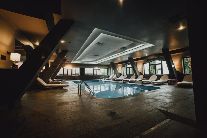 Q Resort and Spa Sacele - Havuz