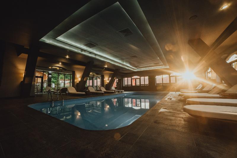 Q Resort and Spa Sacele - Havuz