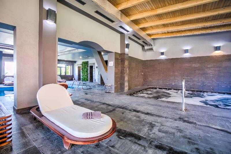 Q Resort and Spa Sacele - Havuz
