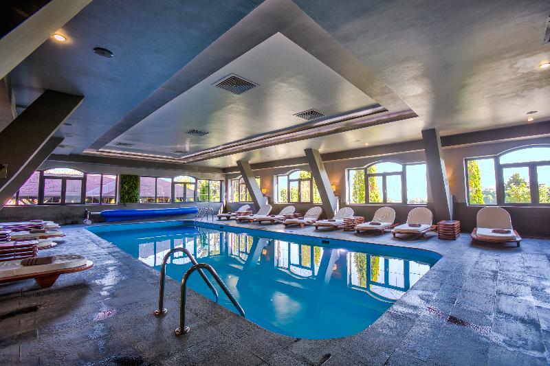 Q Resort and Spa Sacele - Havuz
