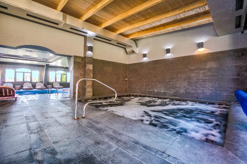 Q Resort and Spa Sacele - Havuz