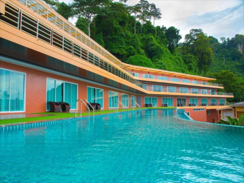 Phi Phi Cliff Beach Resort (SHA+) - Genel