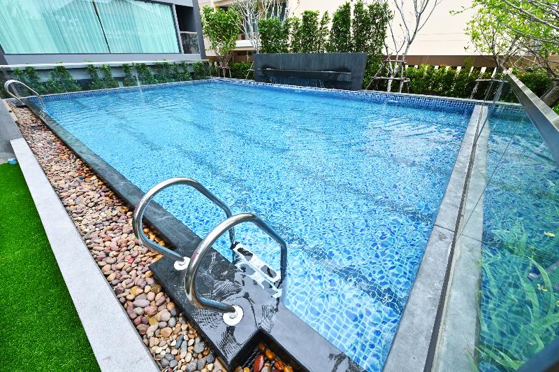 M Pattaya Hotel - Havuz