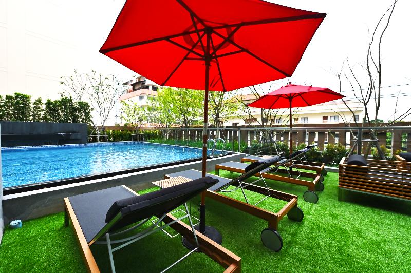 M Pattaya Hotel - Havuz