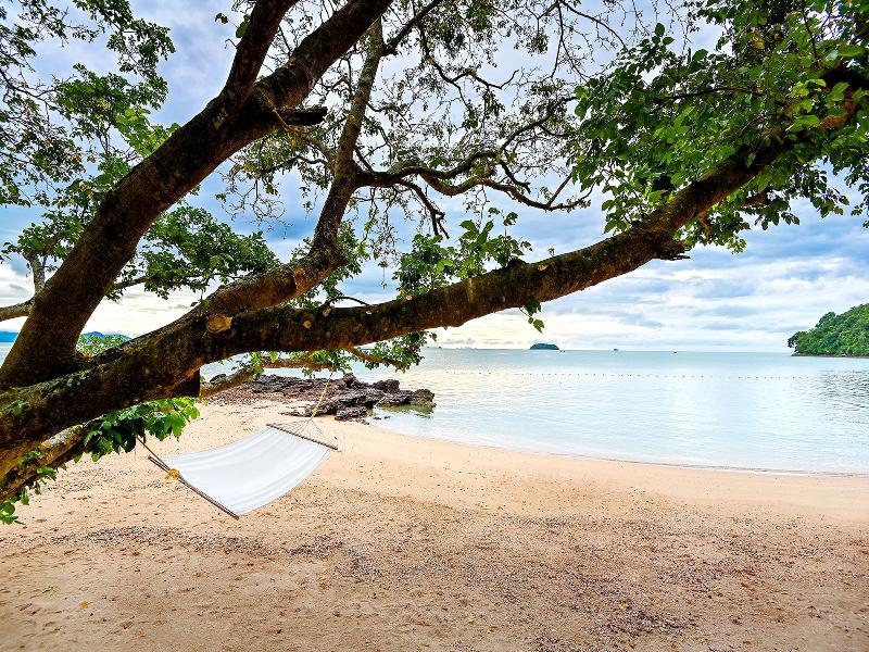 Island Escape by Burasari - Plaj