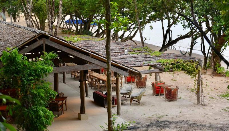 Island Escape by Burasari - Restoran