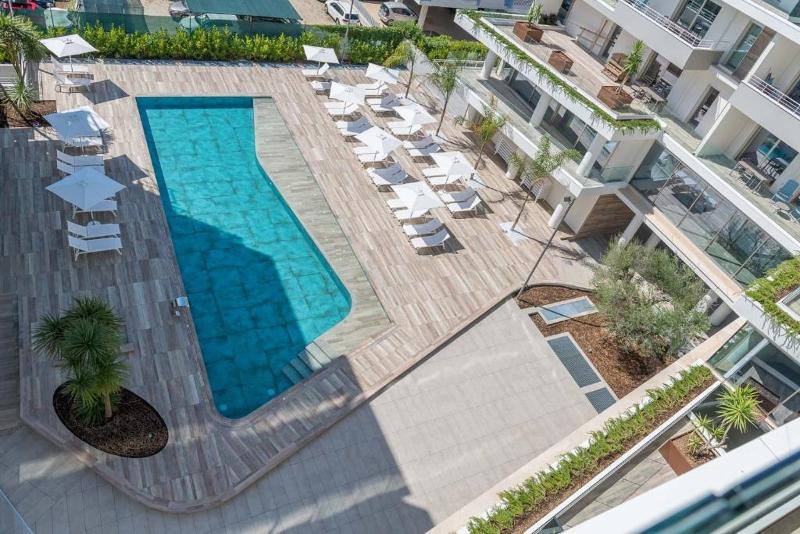 Youmami- Lifestyle Suite Hotel - Havuz