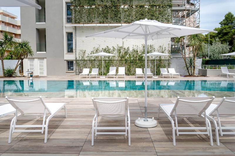 Youmami- Lifestyle Suite Hotel - Havuz