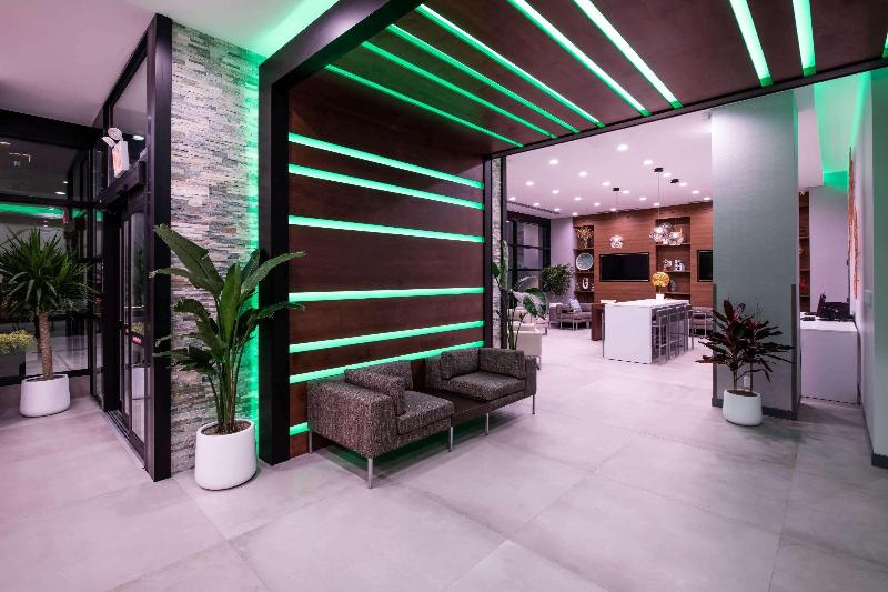 Wingate by Wyndham Long Island City - Lobi