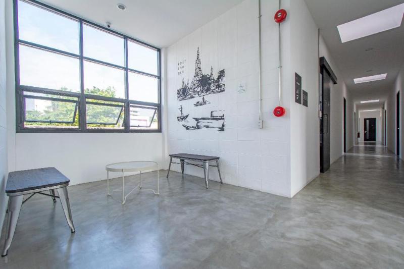 Lost Inn Bkk - Lobi