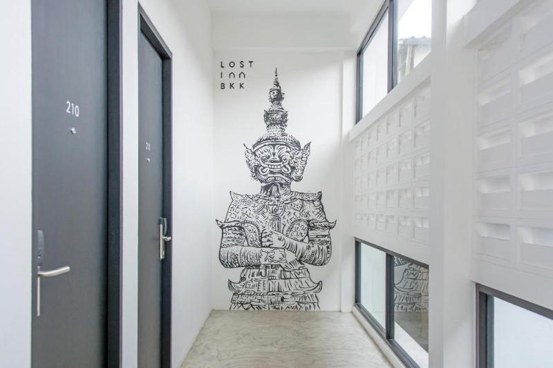 Lost Inn Bkk - Lobi