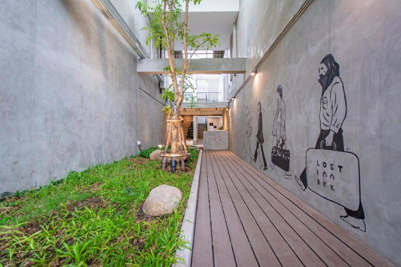 Lost Inn Bkk - Genel
