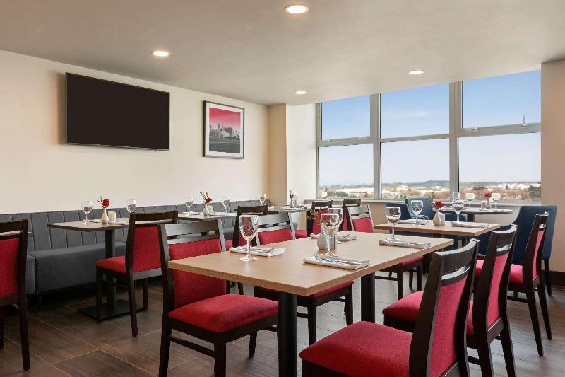 Ramada By Wyndham East Kilbride - Restoran