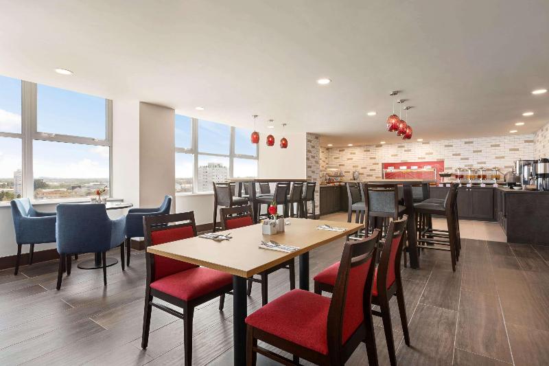 Ramada By Wyndham East Kilbride - Restoran