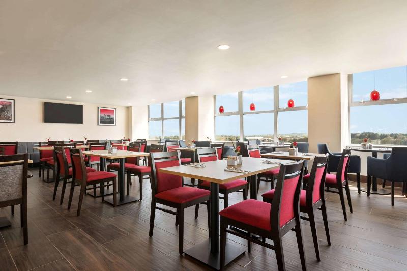 Ramada By Wyndham East Kilbride - Restoran